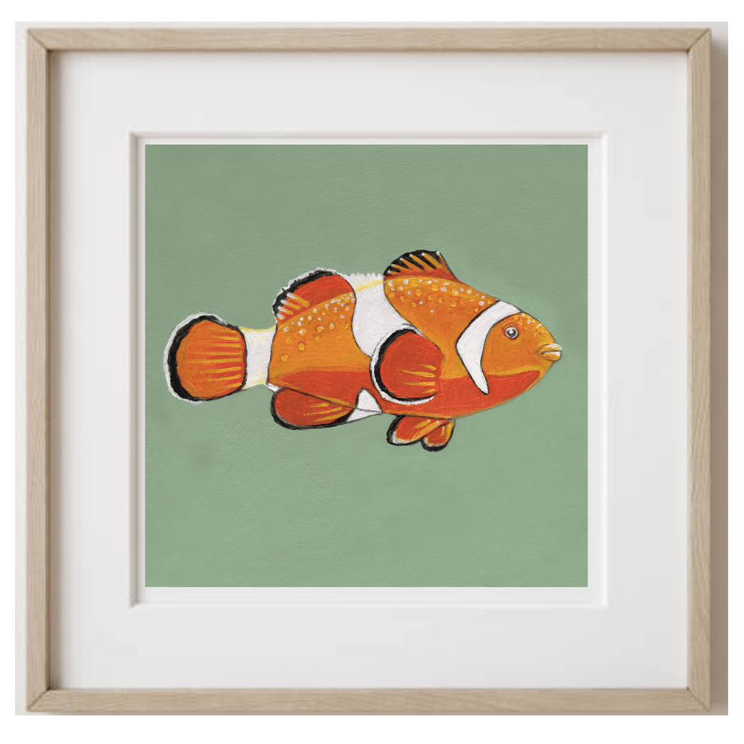 Clownfish Oak Frame.png