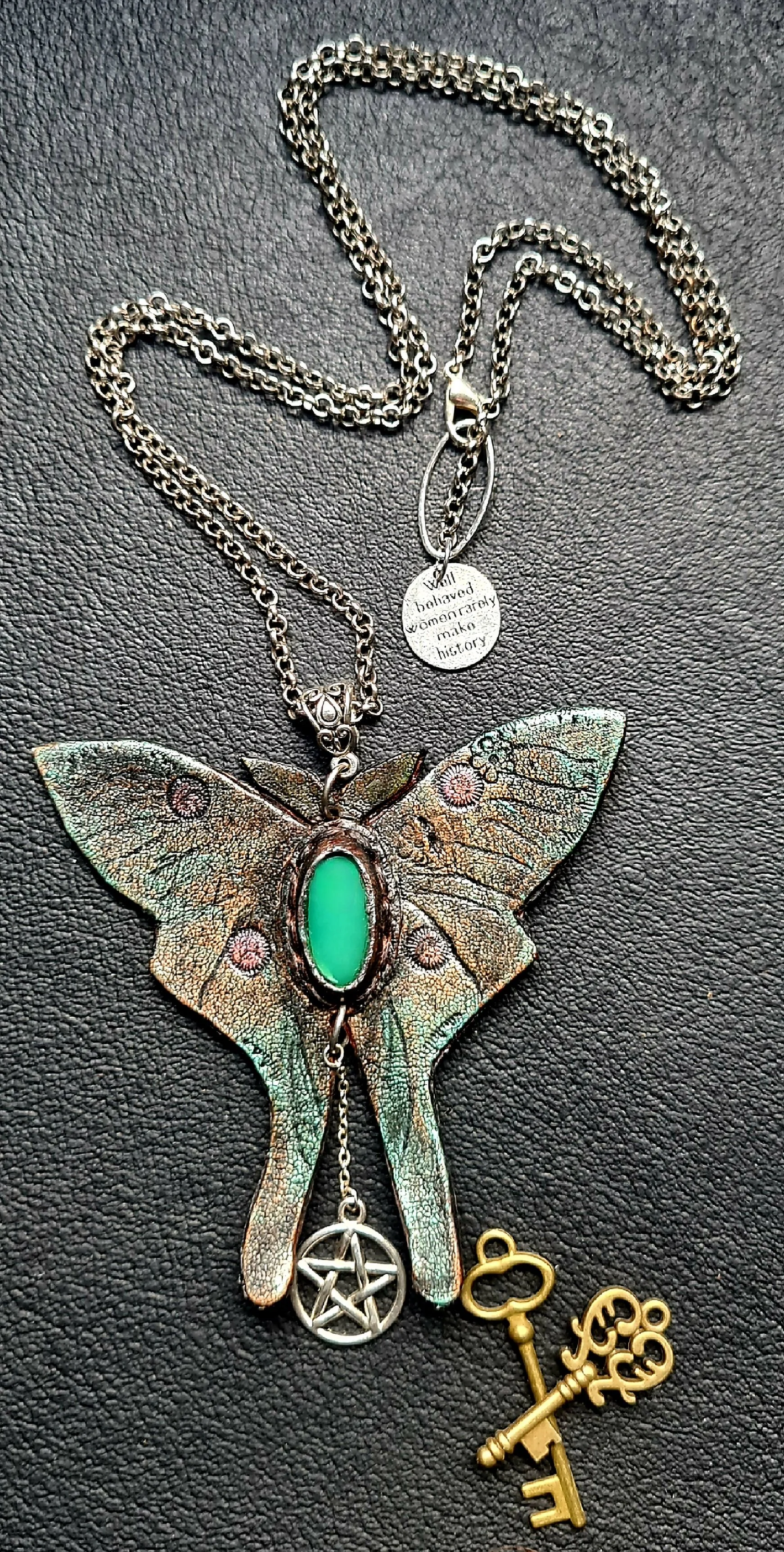 LUNA MOTH SPIRIT ANIMAL