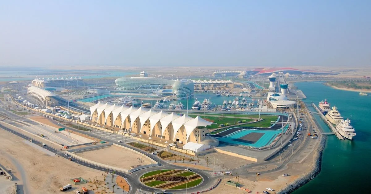 Creative-Dialog-Yas-Island-Theme-Parks-Wayfinding-Audit-20.jpg