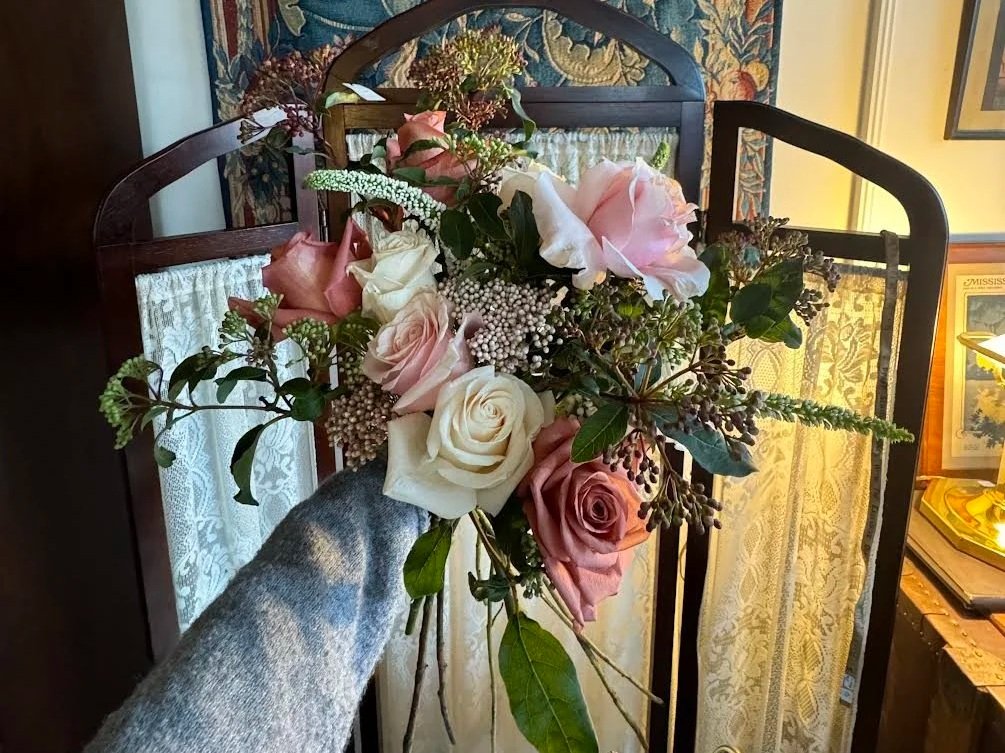 Valentine's Day Handheld Bouquet 