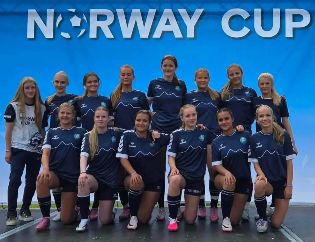 Inviterer til åpen trening