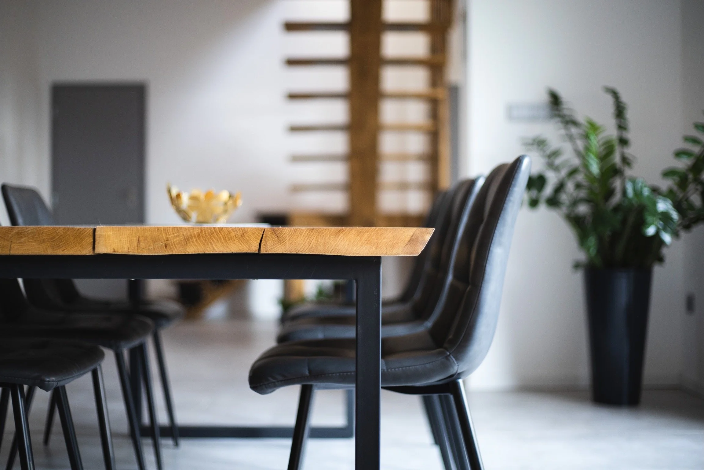 rosiv-dubovy-stol - 1.jpeg