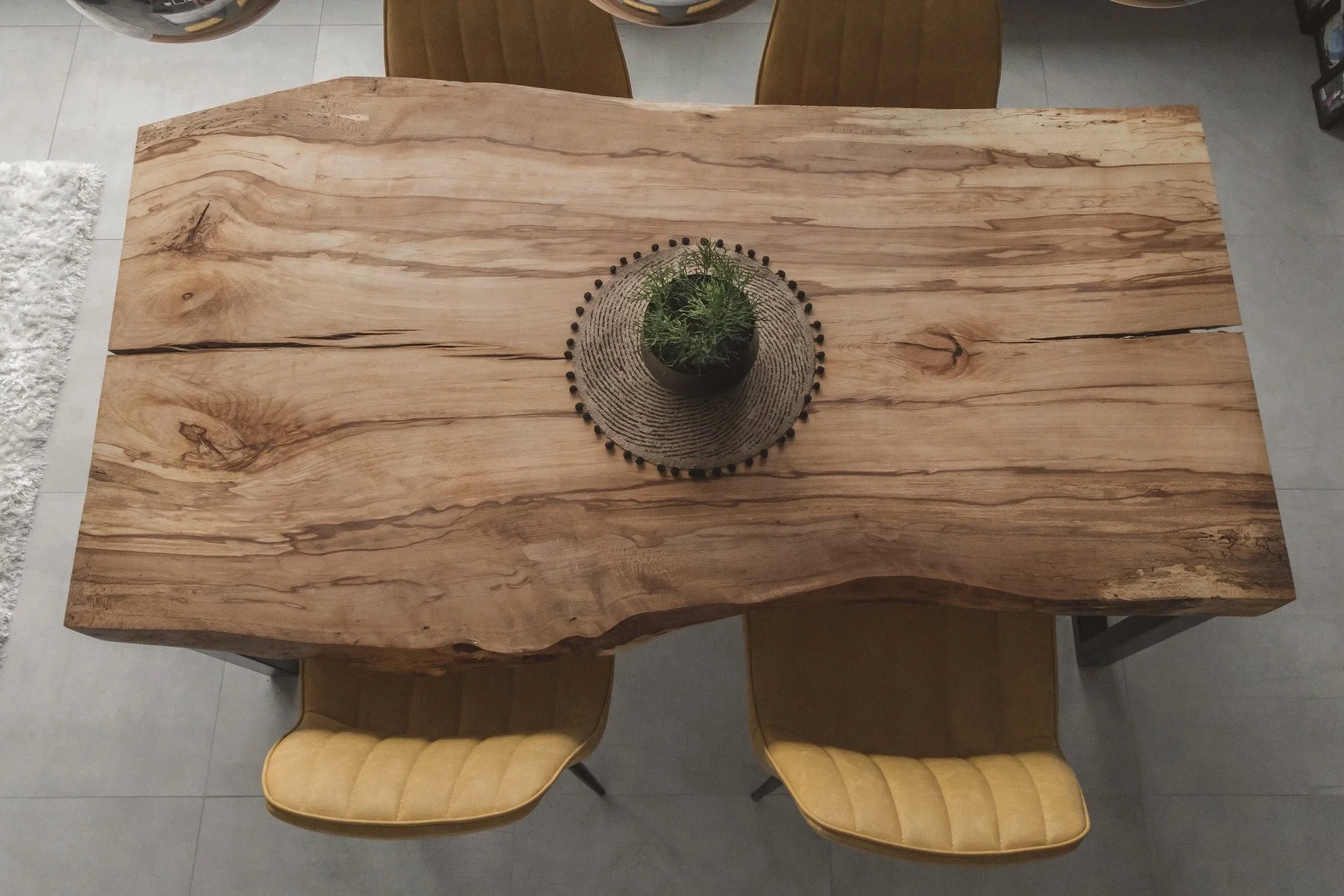 Bukový jedálenský stôl