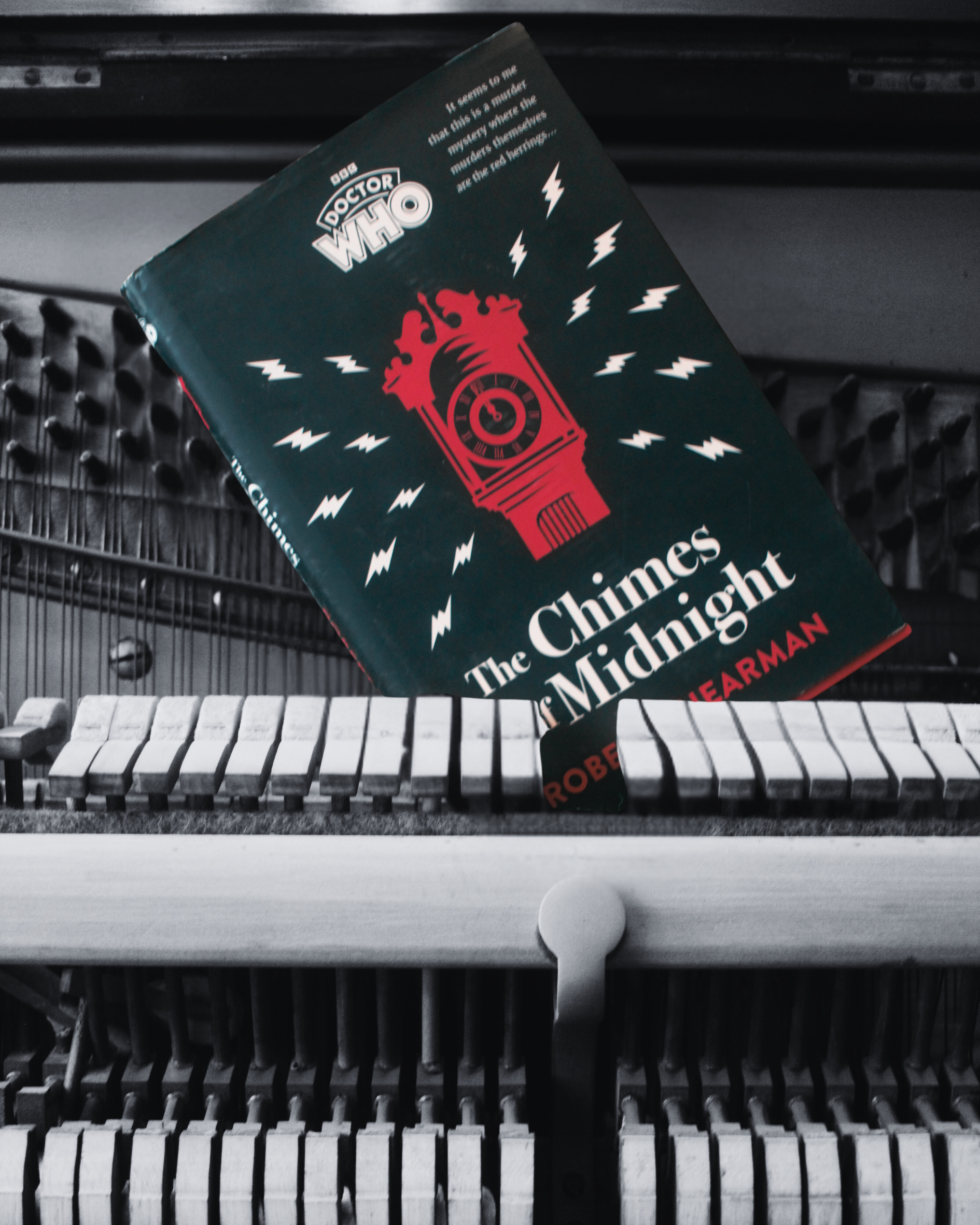 Book Review: The Chimes of Midnight, by Robert Shearman (Mild Spoilers) 5/5