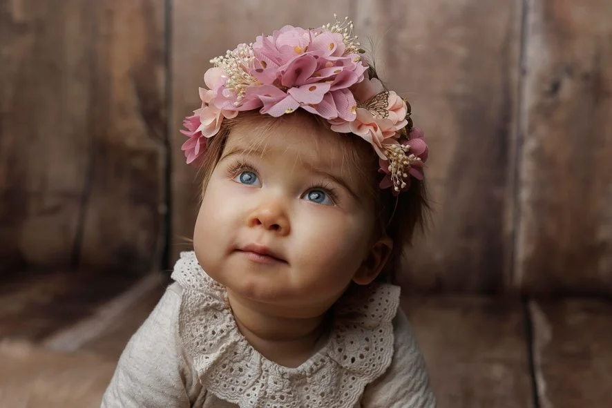 Portrait enfant naturel et élégant réalisé en studio près de Nantes et La Chapelle-sur-Erdre.