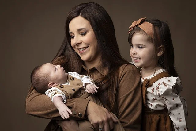 Immortalisez les premiers sourires et les expressions spontanées de votre enfant avec une séance photo près de Nantes et La Chapelle-sur-Erdre.