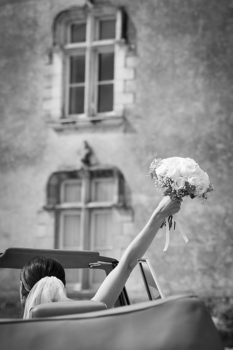 une photo de mariage prise au château de la Bretonniere à Vigneux de Bretagne