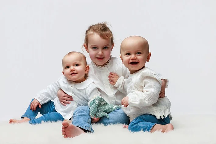 Portrait enfant spontané réalisé près de Nantes. Séance photo naturelle pour enfants et familles.