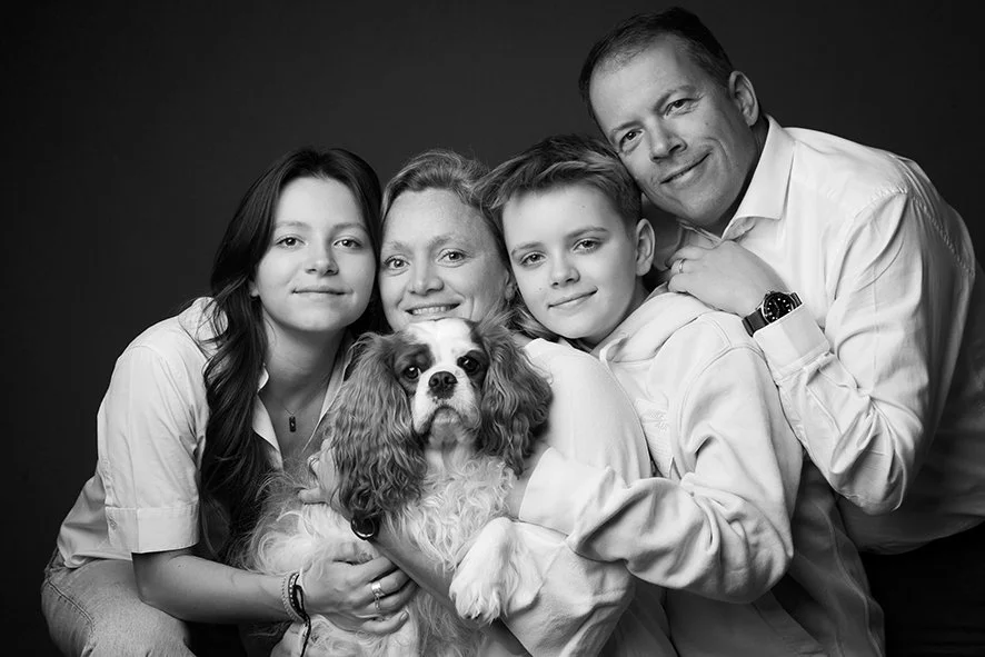 portrait de famille réalisé dans un studio photographe près de Sautron