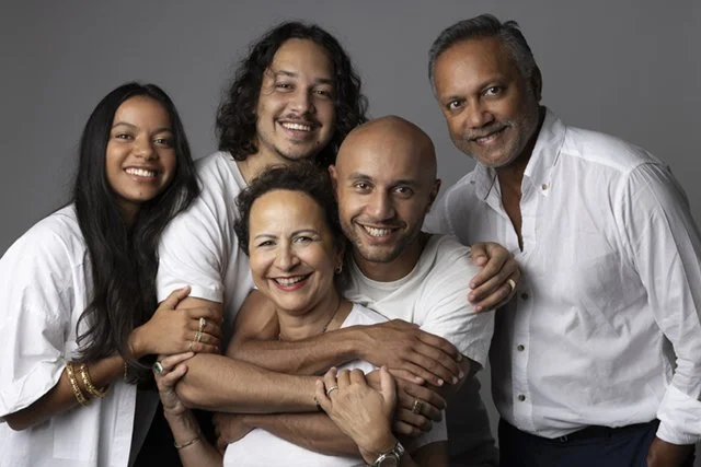 Portrait de  famille réalisé près de Nantes, Treillières et Sautron dans un style naturel et authentique.