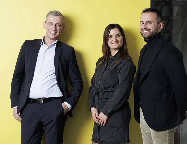 Photo d’équipe corporate réalisée à Nantes pour communication interne et marque employeur.