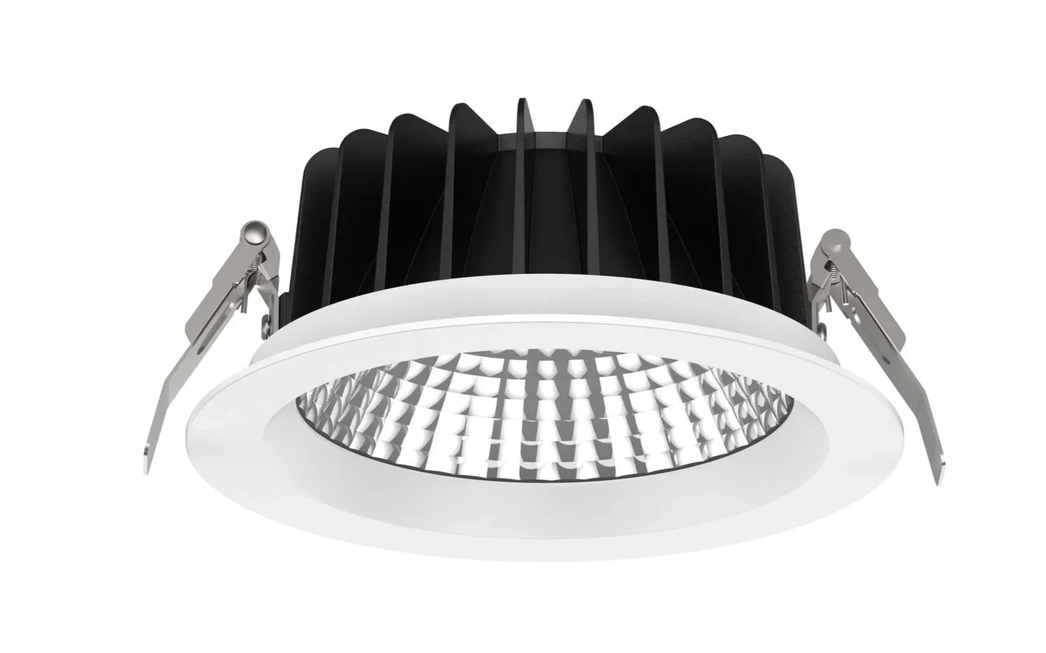 Moderne runde LED-Deckenleuchte mit Kühlkörper und eingebauten Lichtdioden, isoliert auf weißem Hintergrund.