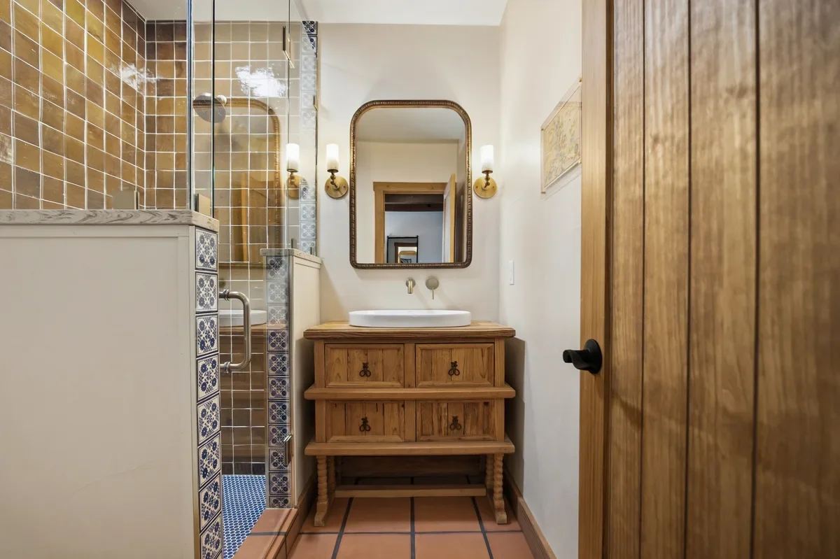hey-house-room-3-bathroom-vessel-sink-gold-mirror-1200w.webp