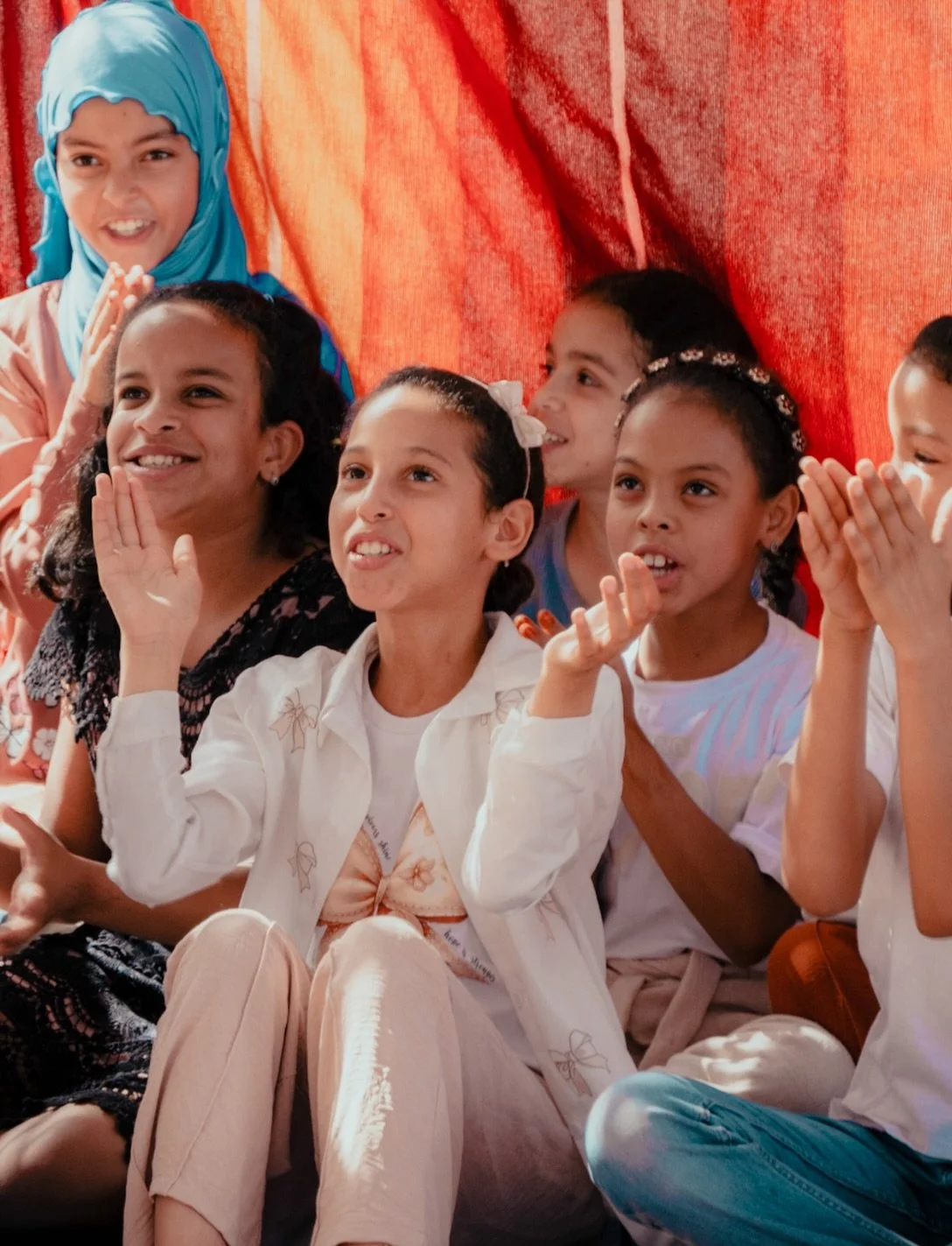 Chaque ann&eacute;e, la f&ecirc;te de fin d&rsquo;ann&eacute;e est un moment particuli&egrave;rement attendu par les enfants. ☀️

L&rsquo;occasion de se retrouver, de c&eacute;l&eacute;brer les mois pass&eacute;s ensemble et de partager une journ&eac