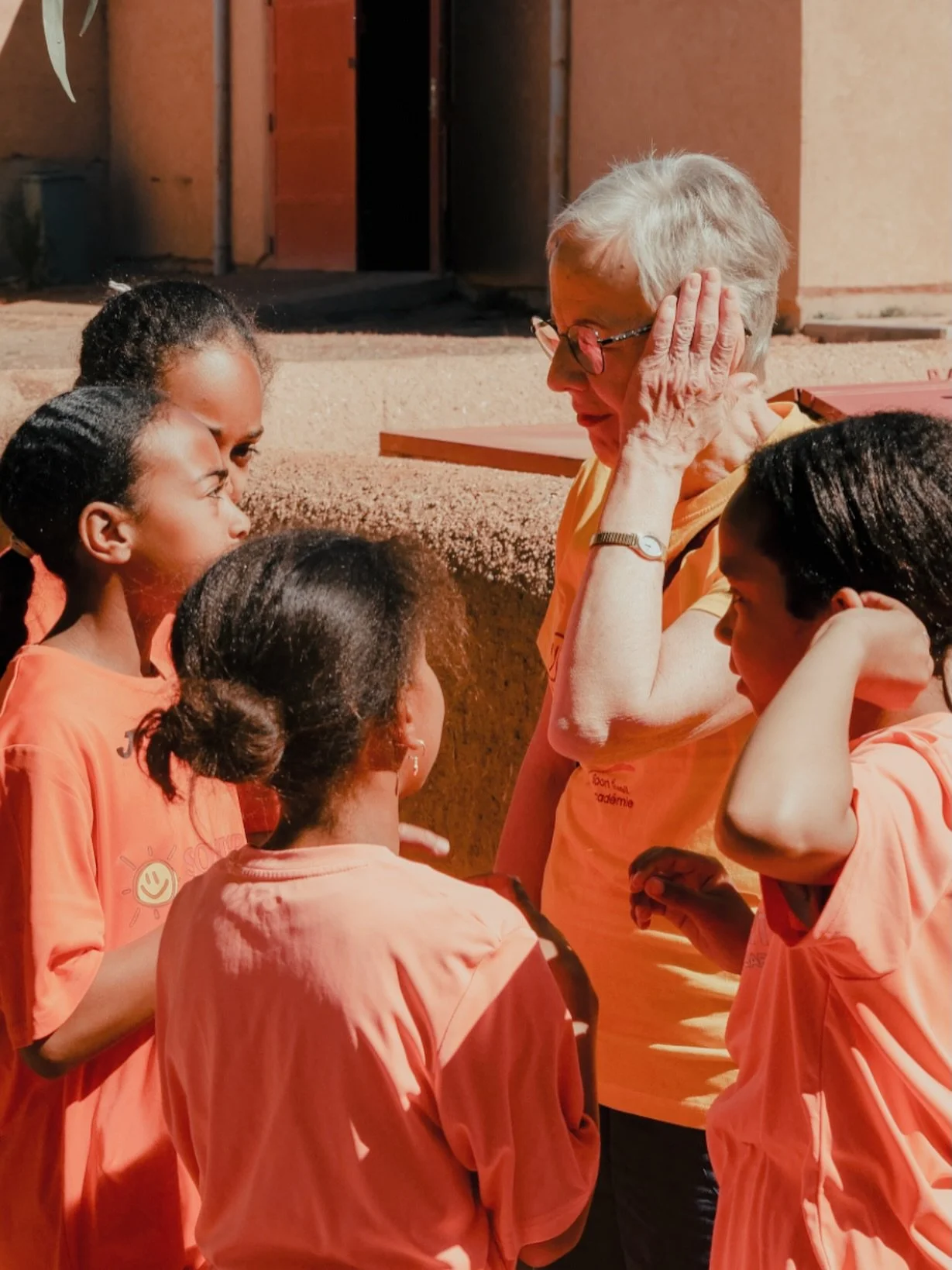 Et si votre voyage pouvait aussi devenir un moment de partage ?&nbsp;
 Lors de nos s&eacute;jours solidaires, les participants sont invit&eacute;s &agrave; proposer une activit&eacute; en lien avec leurs comp&eacute;tences, leurs passions ou leur exp