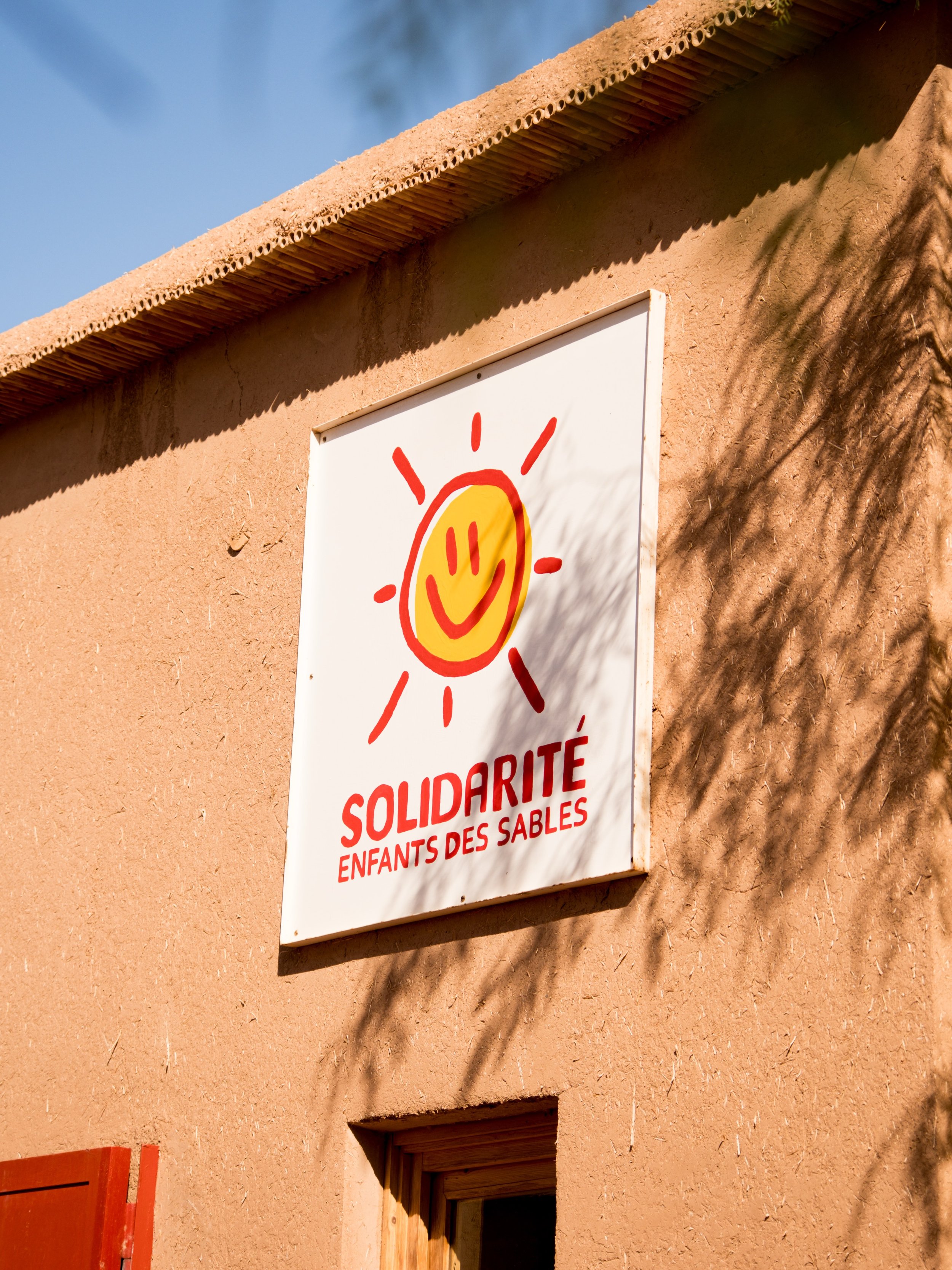 Solidarit&eacute; Enfants des Sables, c&rsquo;est aujourd&rsquo;hui : ☀️

&bull; 205 enfants accompagn&eacute;s &agrave; travers l&rsquo;&eacute;veil sportif, l&rsquo;athl&eacute;tisme, les cours d&rsquo;informatique, l&rsquo;aide aux devoirs et l&rs
