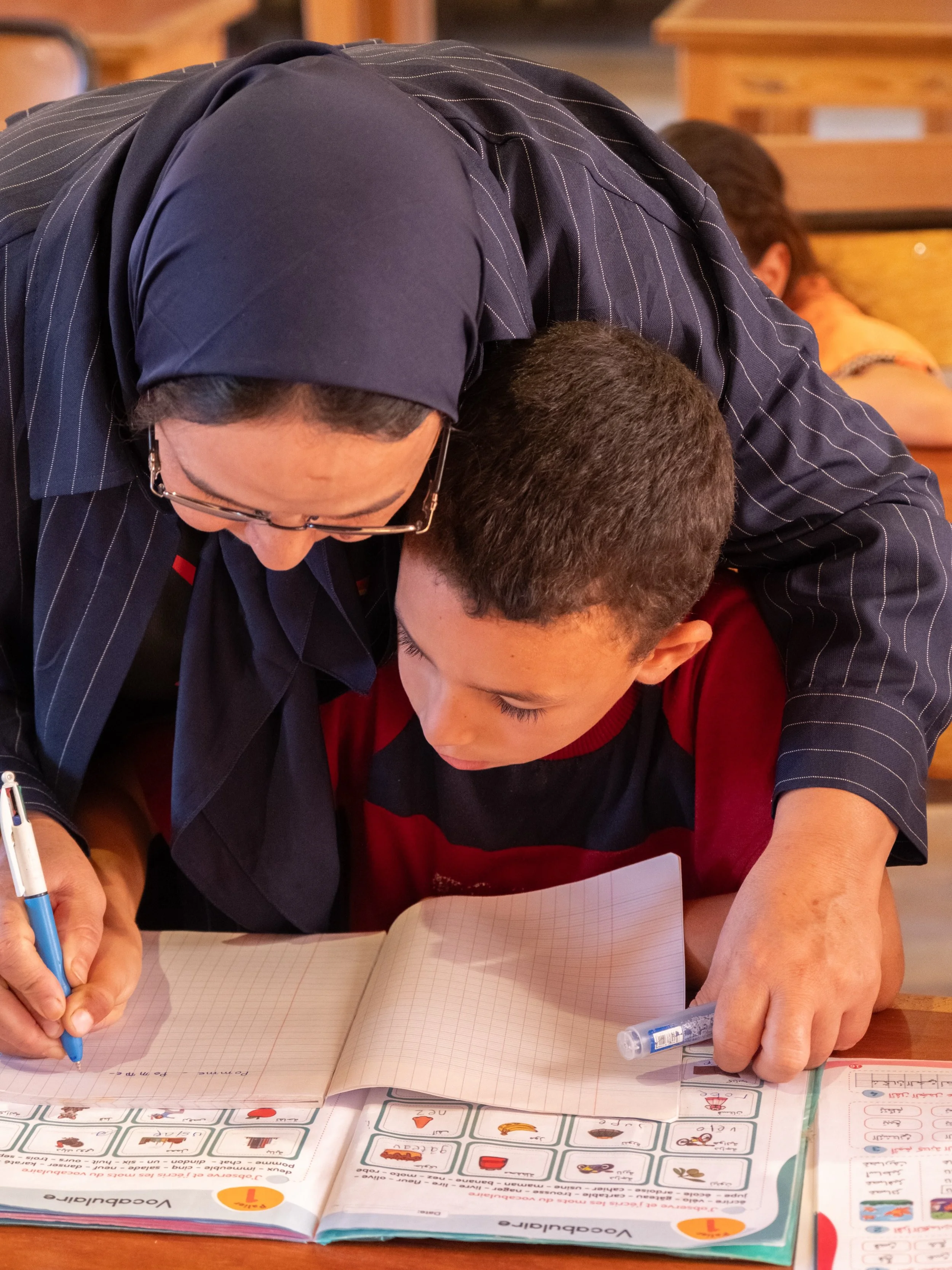 Au-del&agrave; du soutien scolaire, il y a aussi toute l&rsquo;attention port&eacute;e &agrave; chaque enfant au quotidien.

Encourager, &eacute;couter, expliquer autrement, prendre le temps, redonner confiance, accompagner chacun &agrave; son rythme