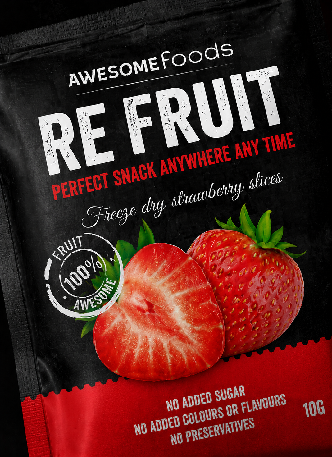 Package of frozen dry strawberry slices from Awesome Foods, labeled as perfect snack anytime with no added sugar, colors, flavors, or preservatives, featuring images of whole and sliced strawberries. Marcin Regucki, Projektowanie opakowan, branding,