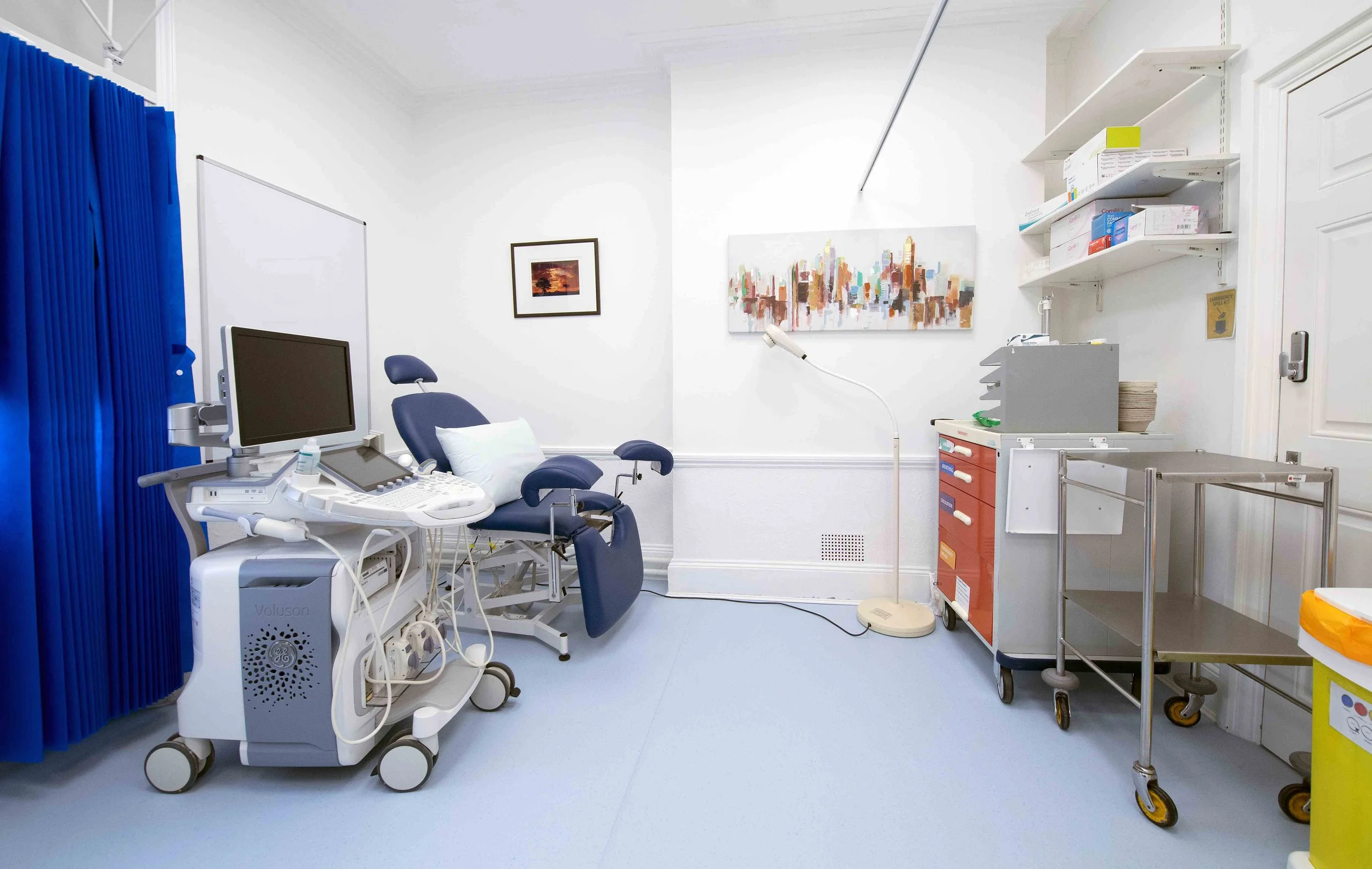 Well-equipped medical room at Chase Lodge Hospital used for specialist clinical procedures and patient care