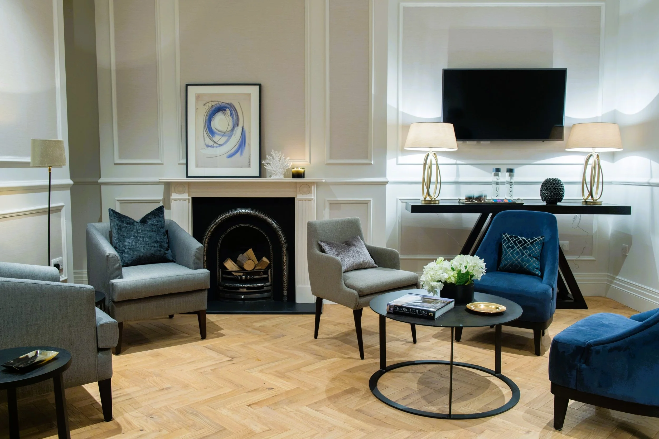 Private patient waiting room at 25 Harley Street London