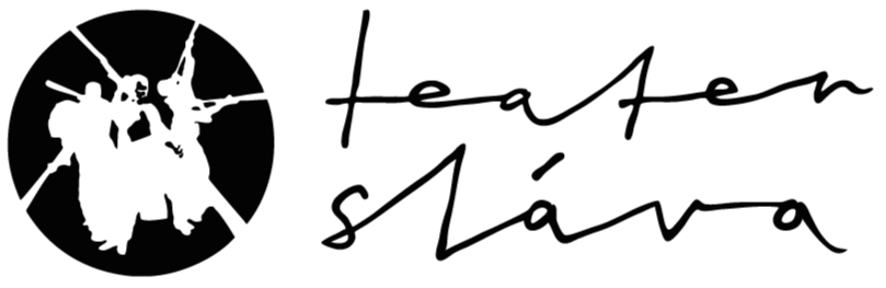 Logotyp för Teater Sláva; en cirkel med grafik som föreställer figurer som blåser i trumpeter, med "Teater Sláva" i snirklig text bredvid.