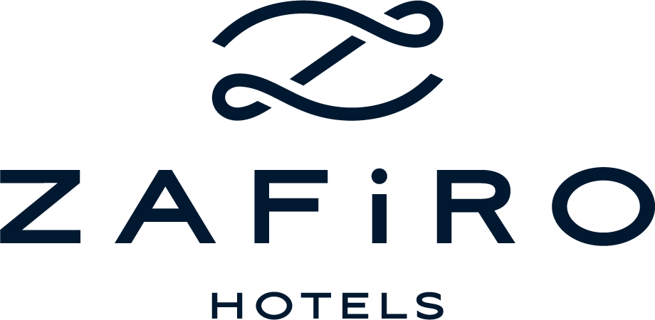 Logotipo del hotel Zafiro Hoteles con un diseño elegante y el nombre en letras modernas.