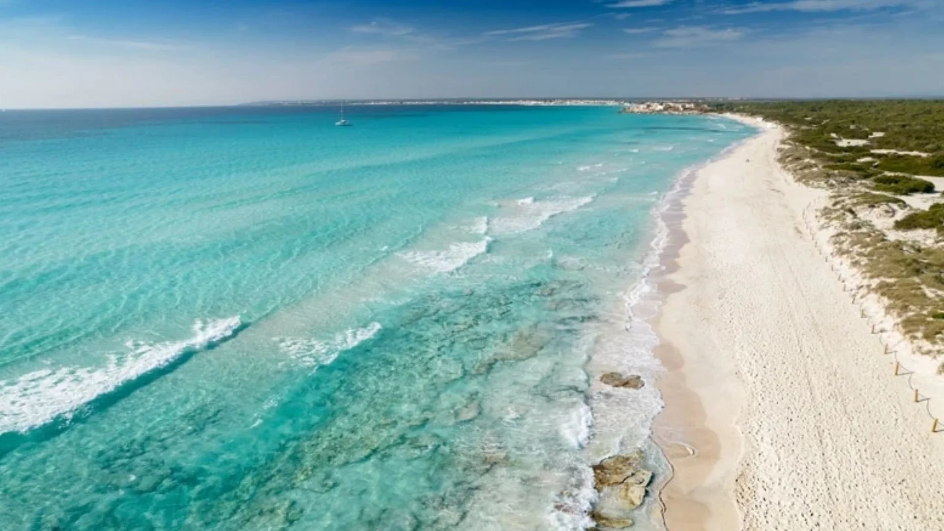 Las mejores playas que puedes visitar mientras juegas al golf en Mallorca