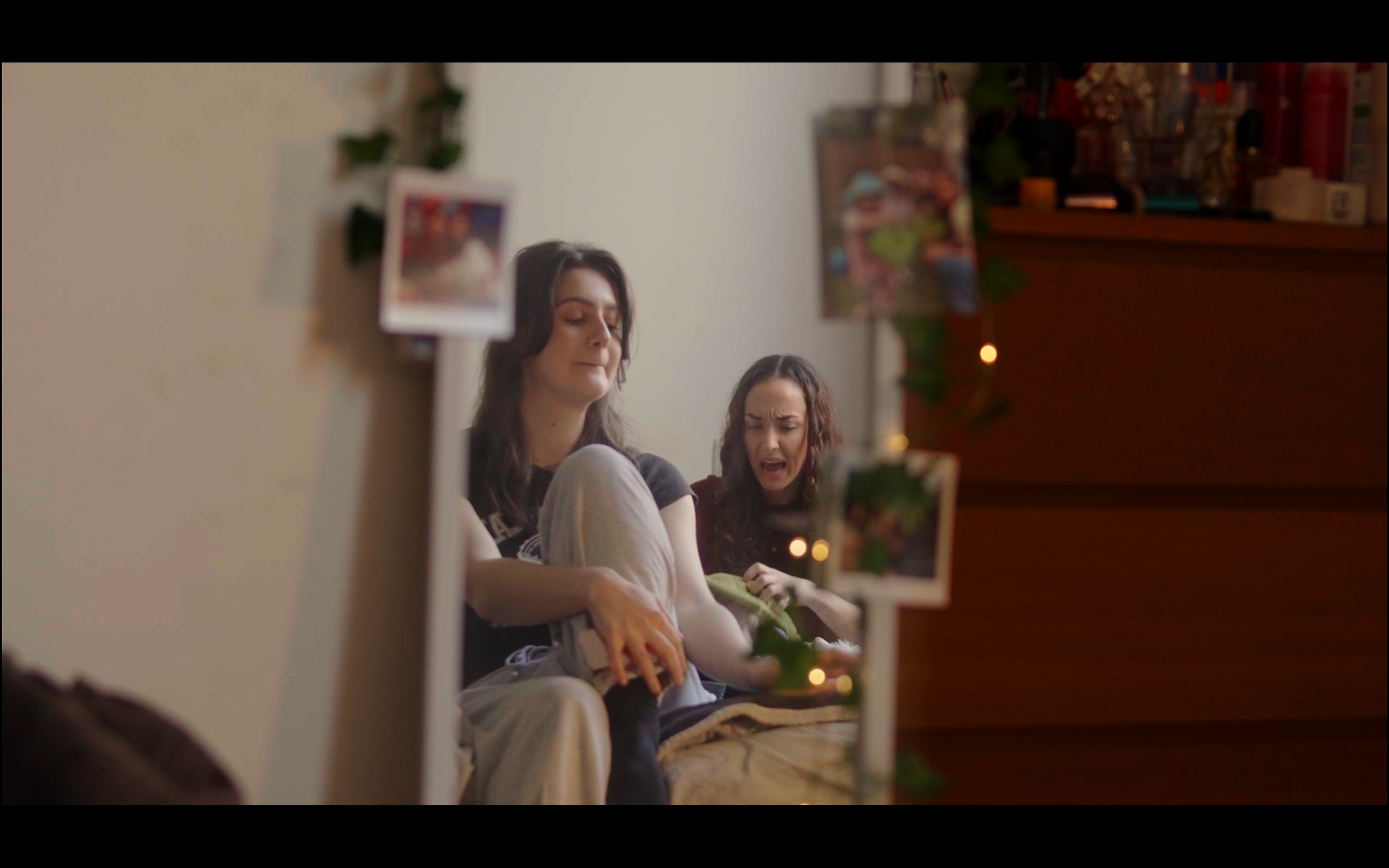 2 Scenes Bring a Friend