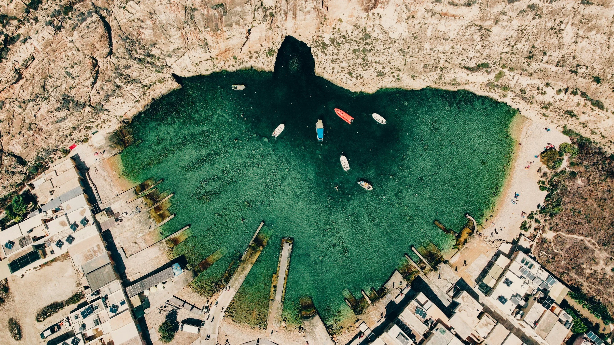 unsplash-image-8LkU6r_wb7k.jpg