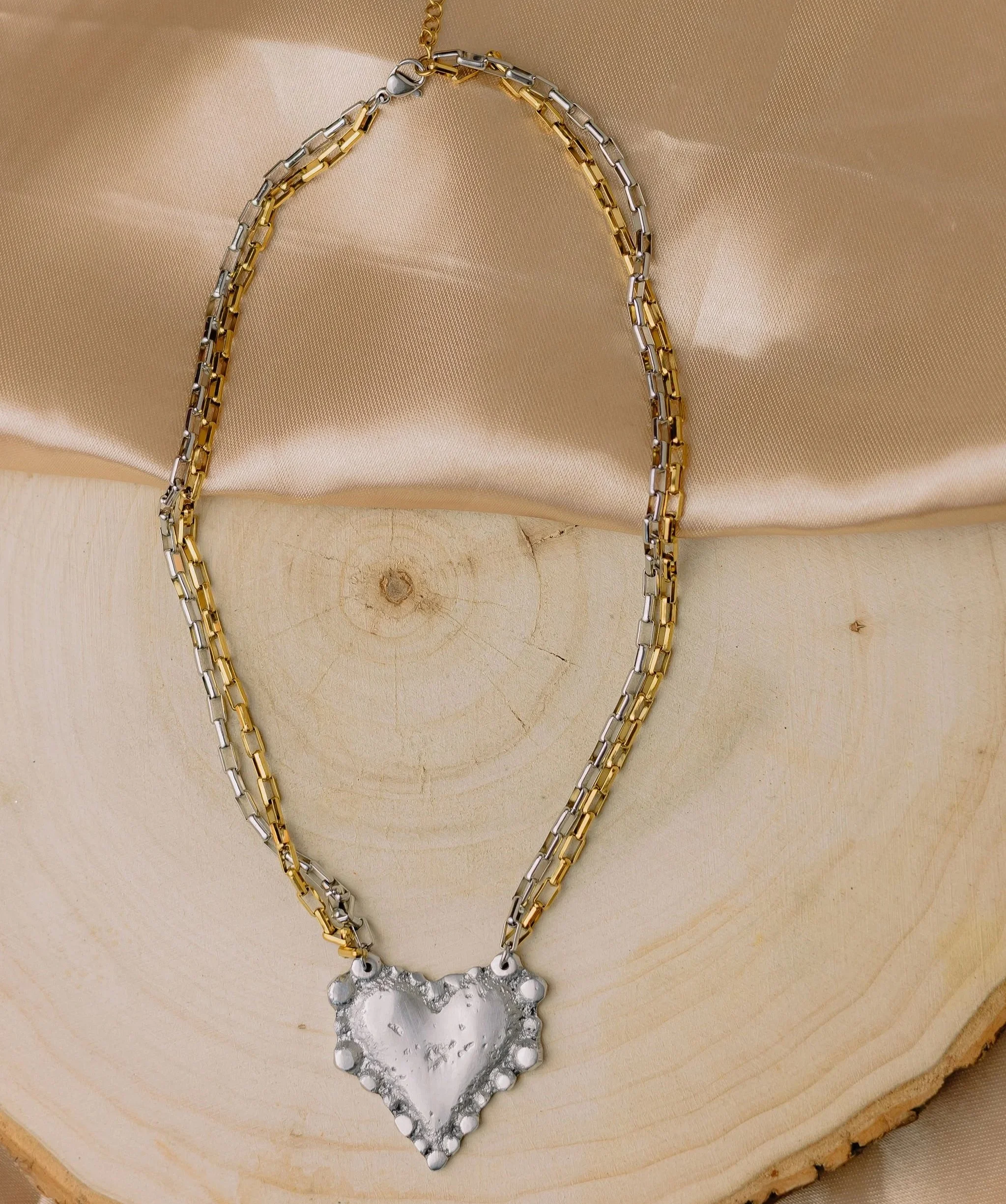 Naomi+Necklace+I.jpg
