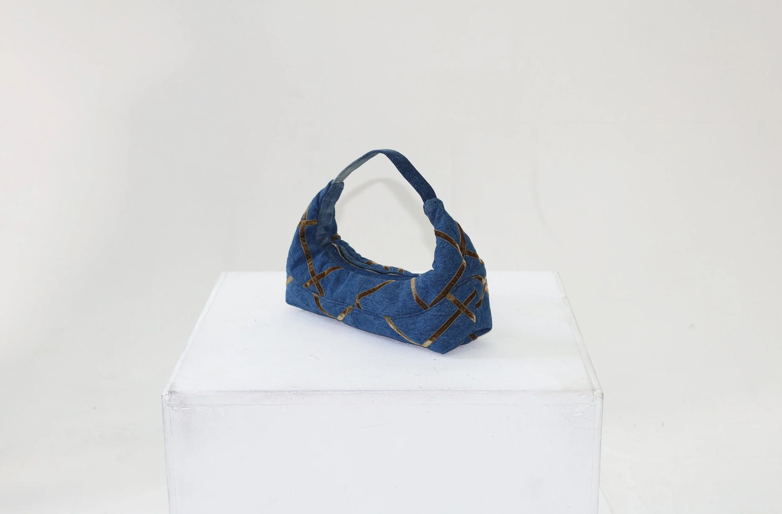 Medium Shoulder Ribbon 4.jpg