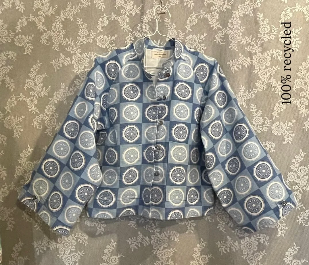 🩵 forget me not 🩵

~ forgotten curtains from another time, a jacket in shades of blue, quiet as a &rsquo;forget me not&rsquo;, asking gently to stay ~

~ one of a kind ~ Jacket no. 4 ~

Size M/L, DM to inquiry 

#forgetmenot 
#consciousfashion 
#sl