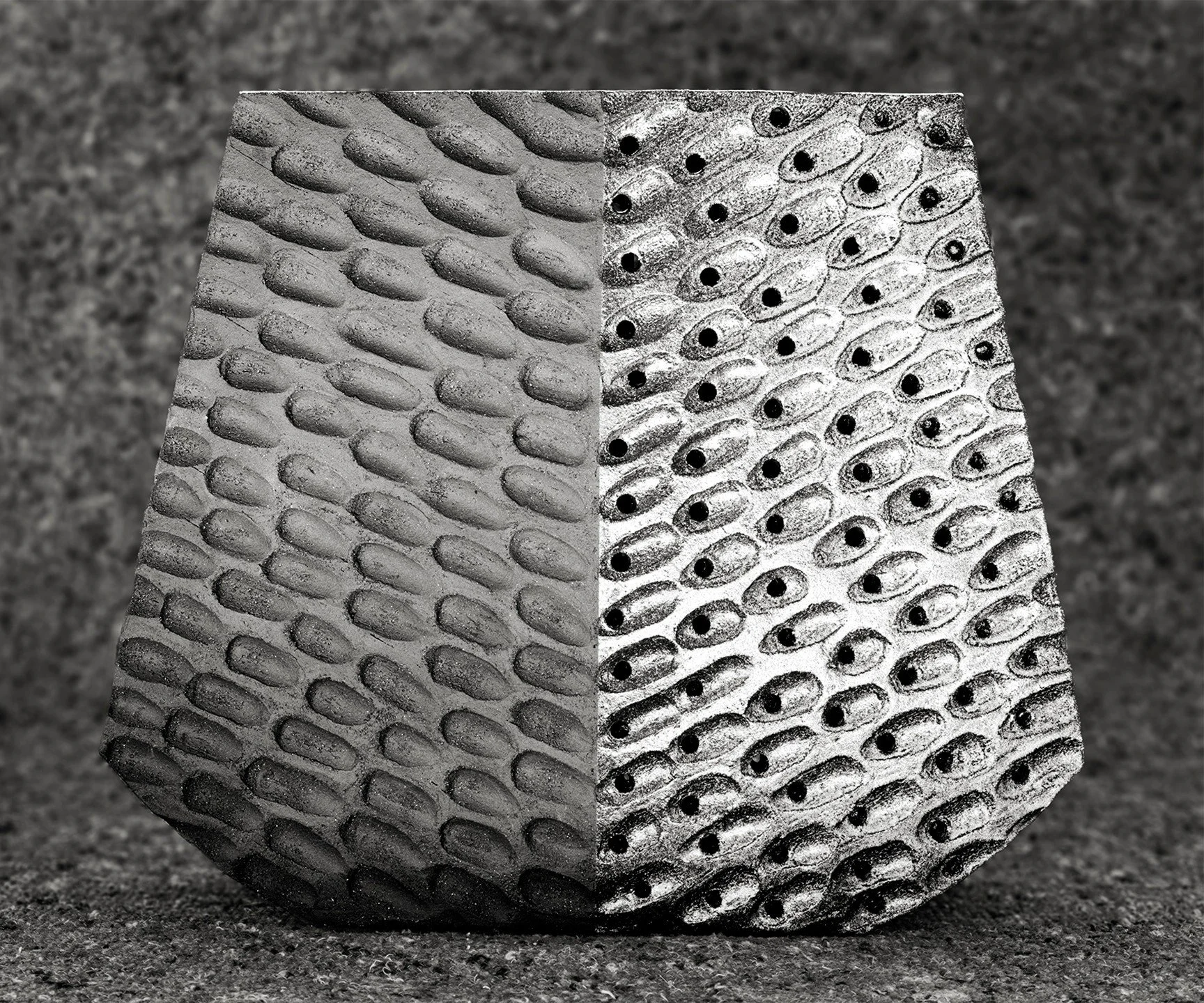 &copy; Photo Dominique Standaert

#ceramicartist #ceramics #sculptures #belgianartist