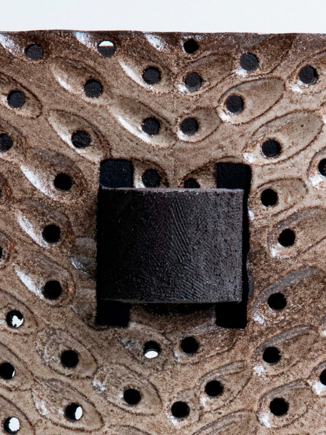 &copy; Photo Dominique Standaert

#ceramicartist #ceramics #sculptures #belgianartist