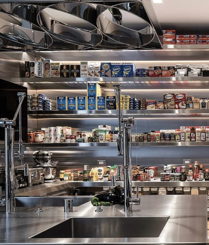 'Commercial Kitchen' Retail Store Concept — suhism