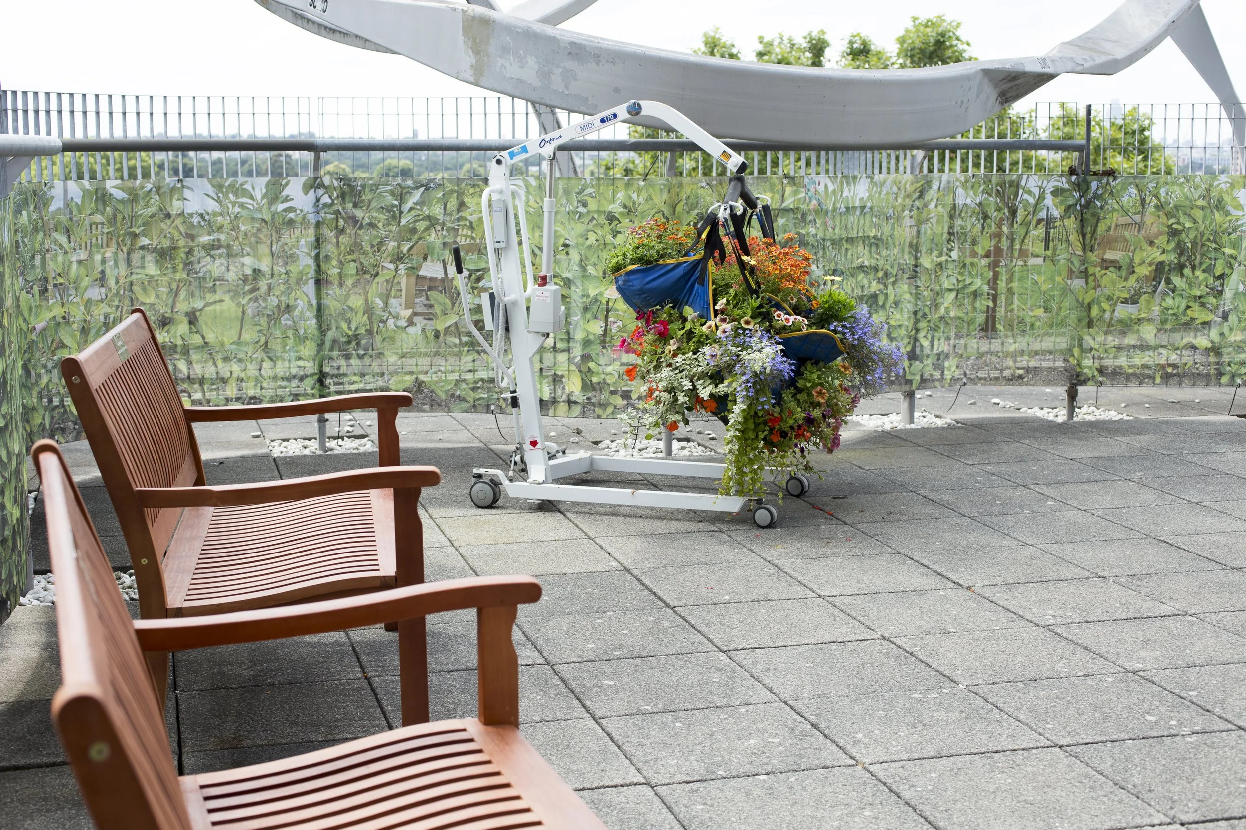 5 t rhoist bench side.jpg