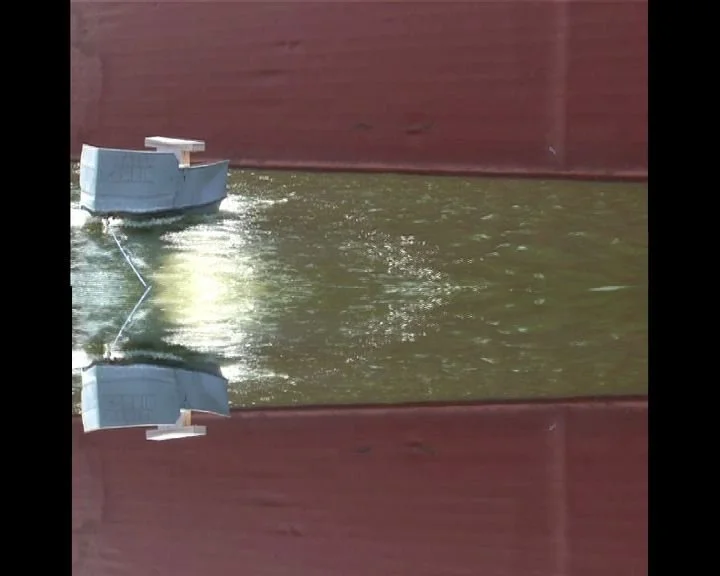 statek pomnik mirror4.jpg