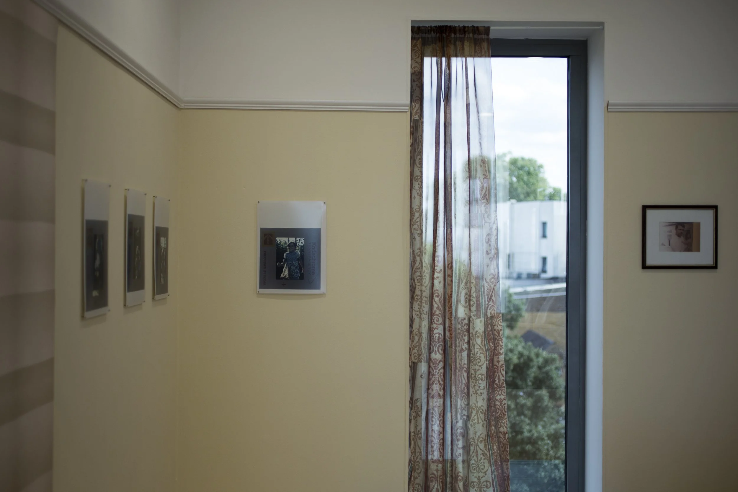 4 aprox7 wapaper curtain dad.jpg