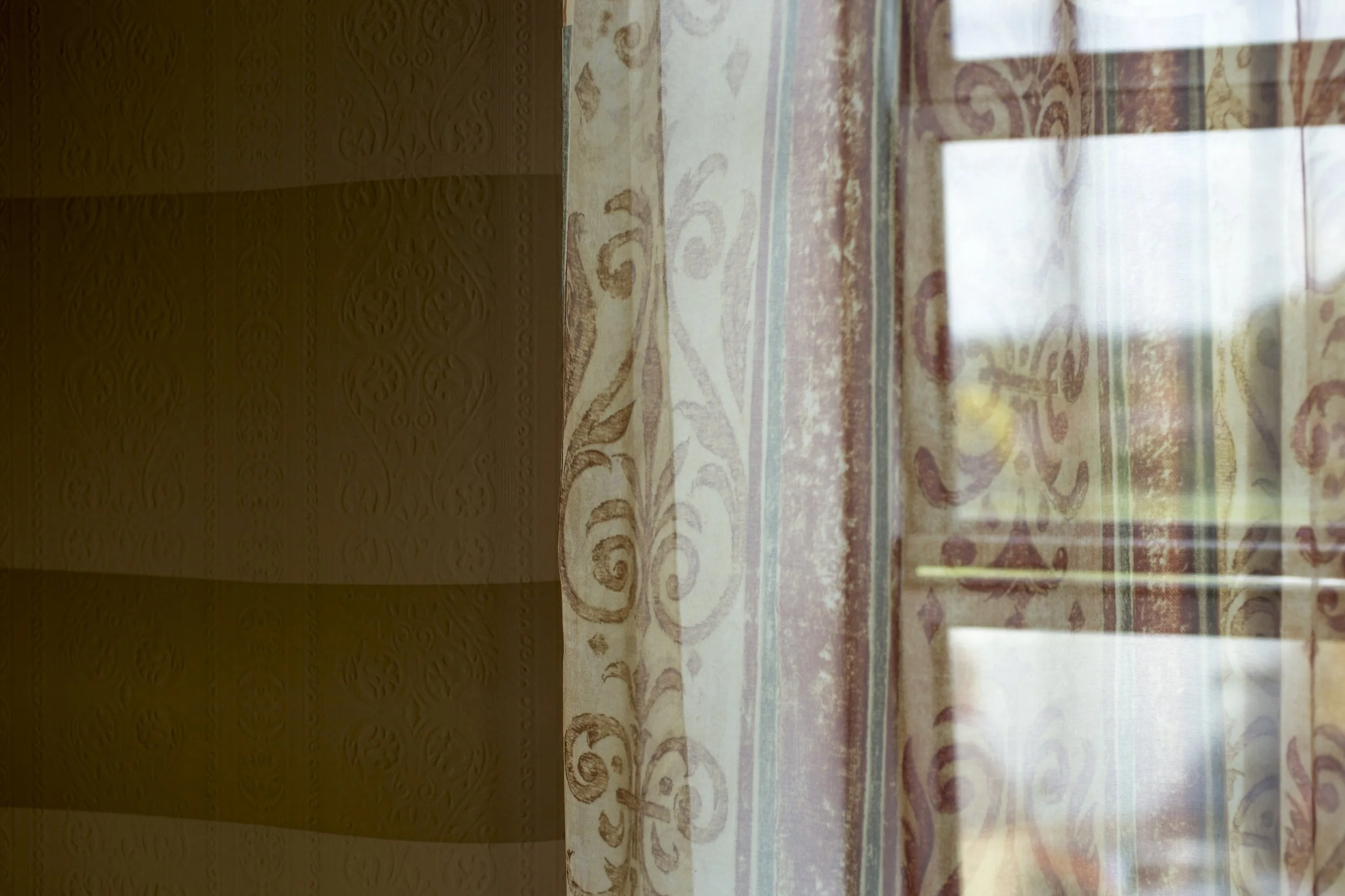 6 curtain wpaper1.jpg