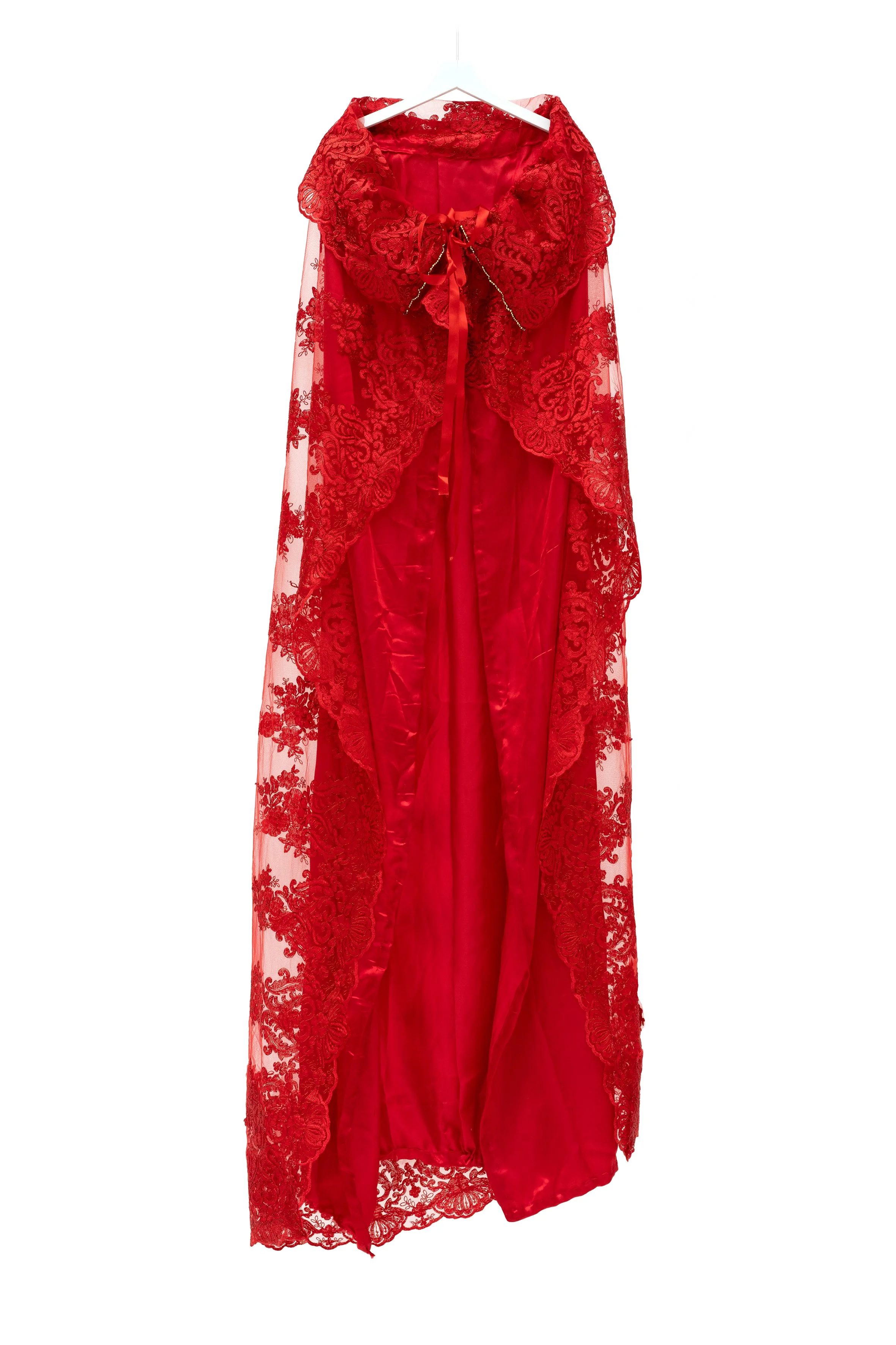 Cape rouge dentelle, 2025, Les Saintes Maries de la Mer