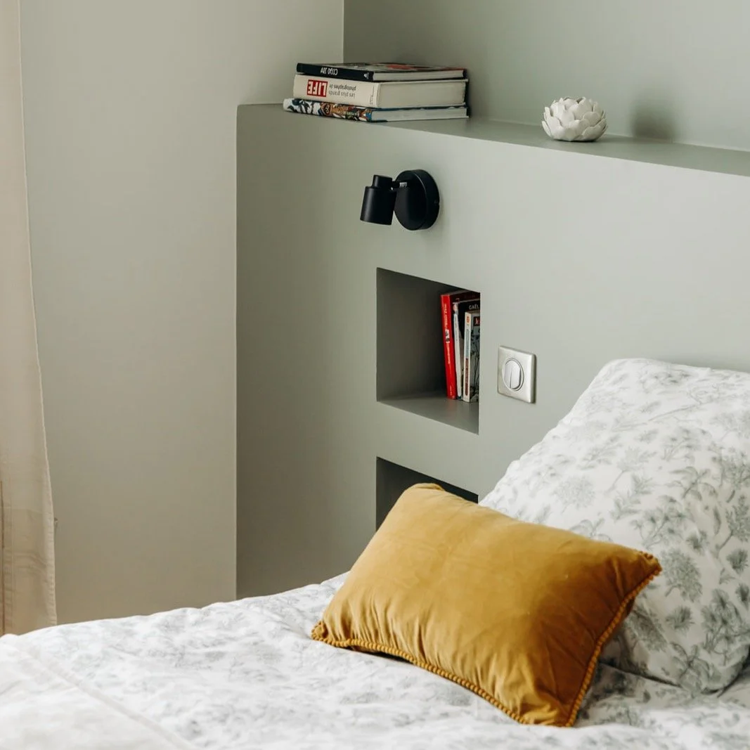✤ La Fontaine, Issy les Moulineaux
Mission de conception pour la r&eacute;novation compl&egrave;te d&rsquo;une maison

La chambre parentale
Cet espace a &eacute;t&eacute; enti&egrave;rement repens&eacute; pour gagner en fluidit&eacute; et en confort 