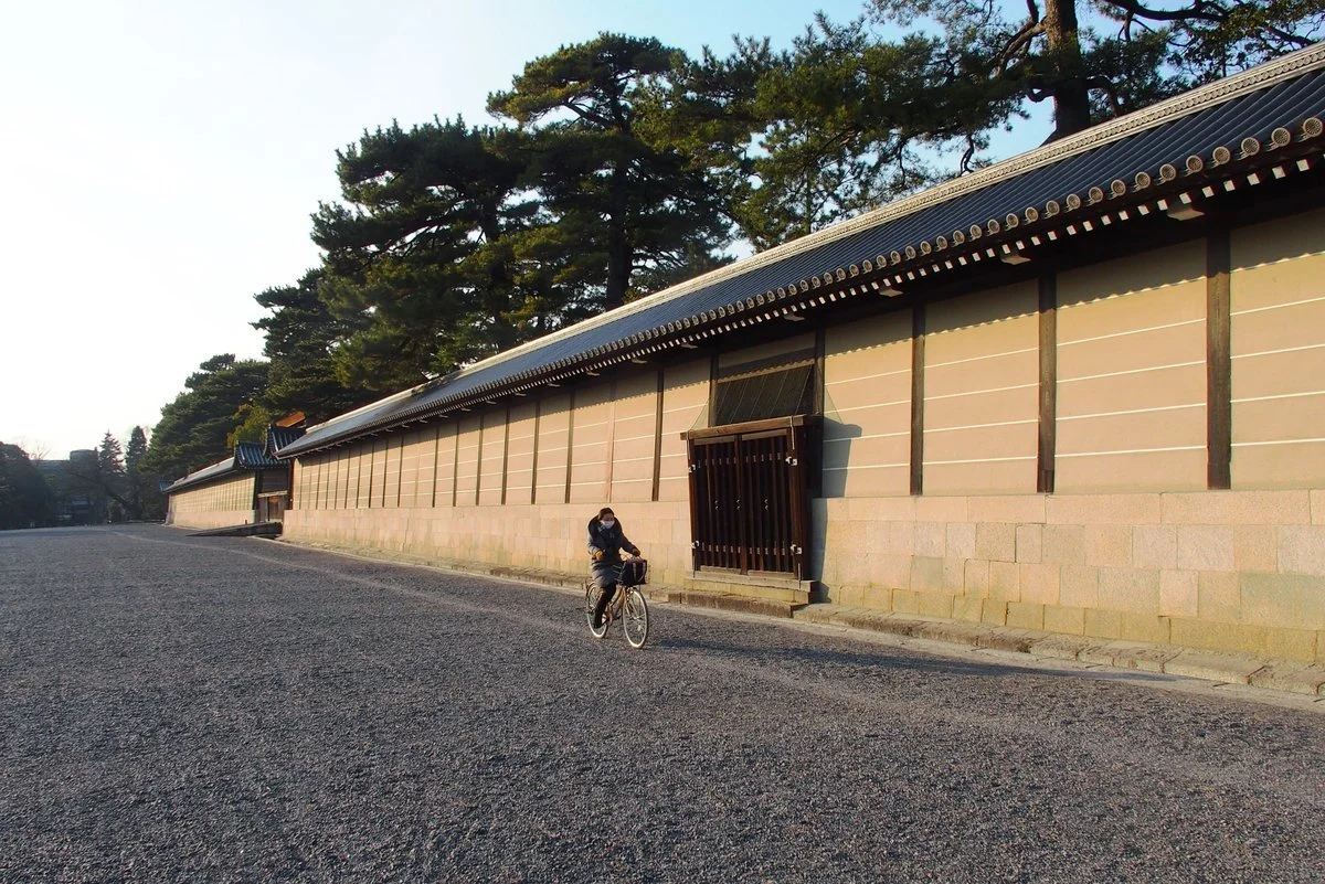 Tennō I: Stone Walls and Clay Walls: What Two Palaces Say About Japan