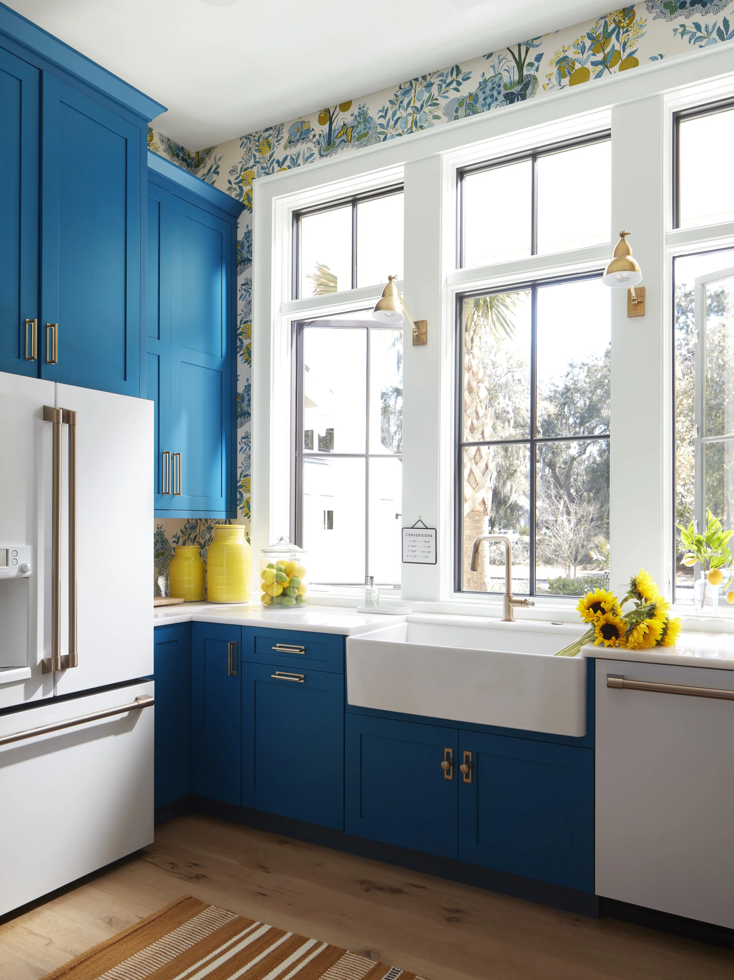 BM_FK_SC_Himmel_Kitchen_BlueMacaw_RGB.jpg