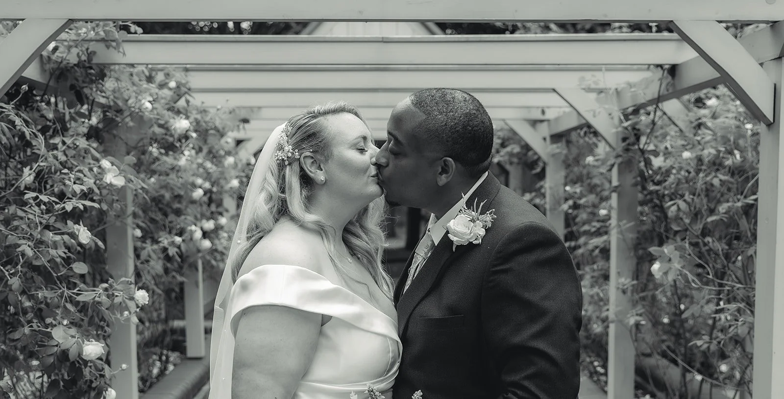 Jerome + Holly - PHO-300.jpg