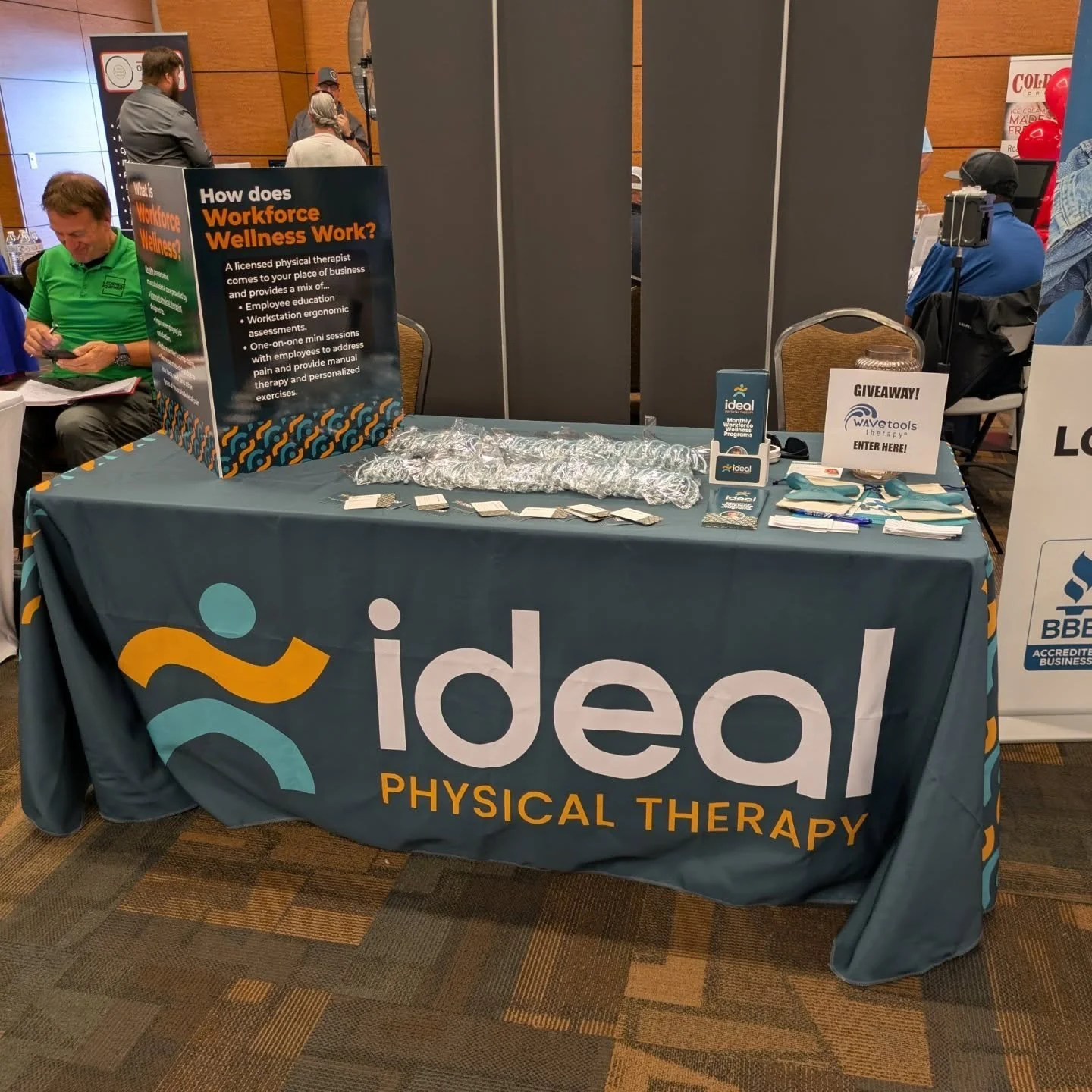 This past Friday, I had the opportunity to participate in the Business to Business expo put on by the Farmington Chamber of Commerce at the @farmingtonciviccenter. I got the chance to network with lots of great people and talk about the workforce wel