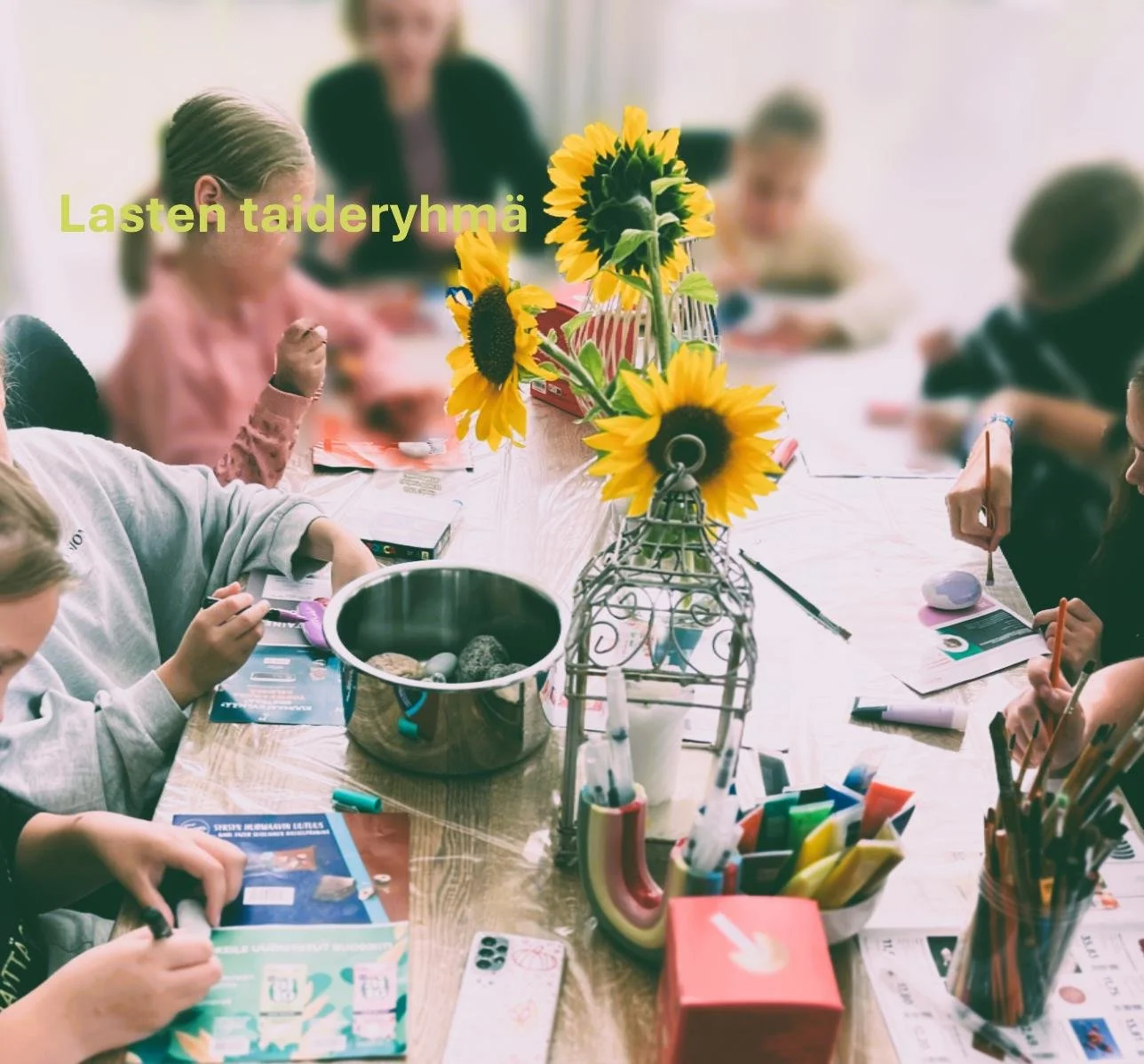 Lasten kivienmaalaus tuokio