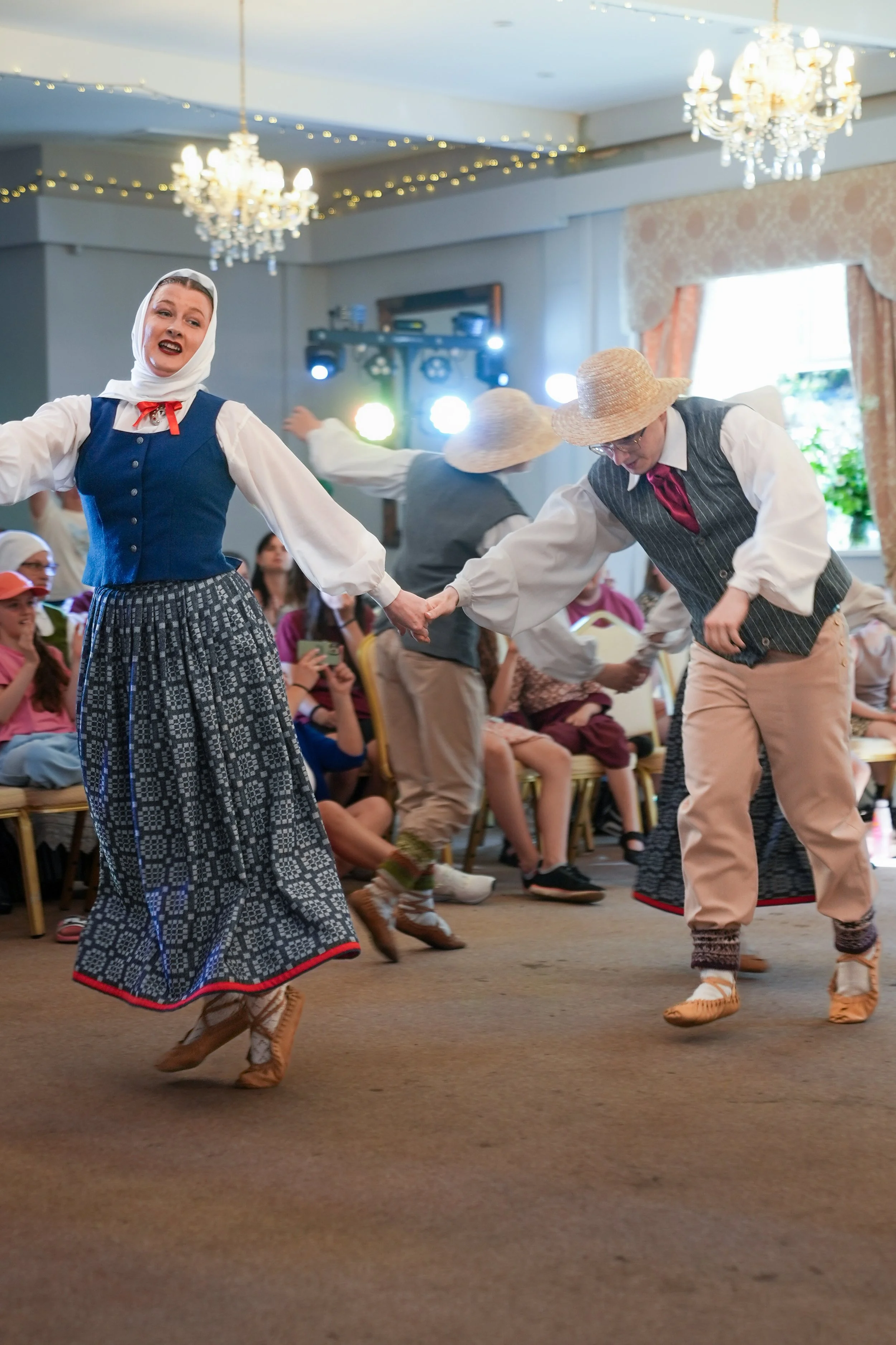 traditional-latvian-folk-dance-group-uk.jpg