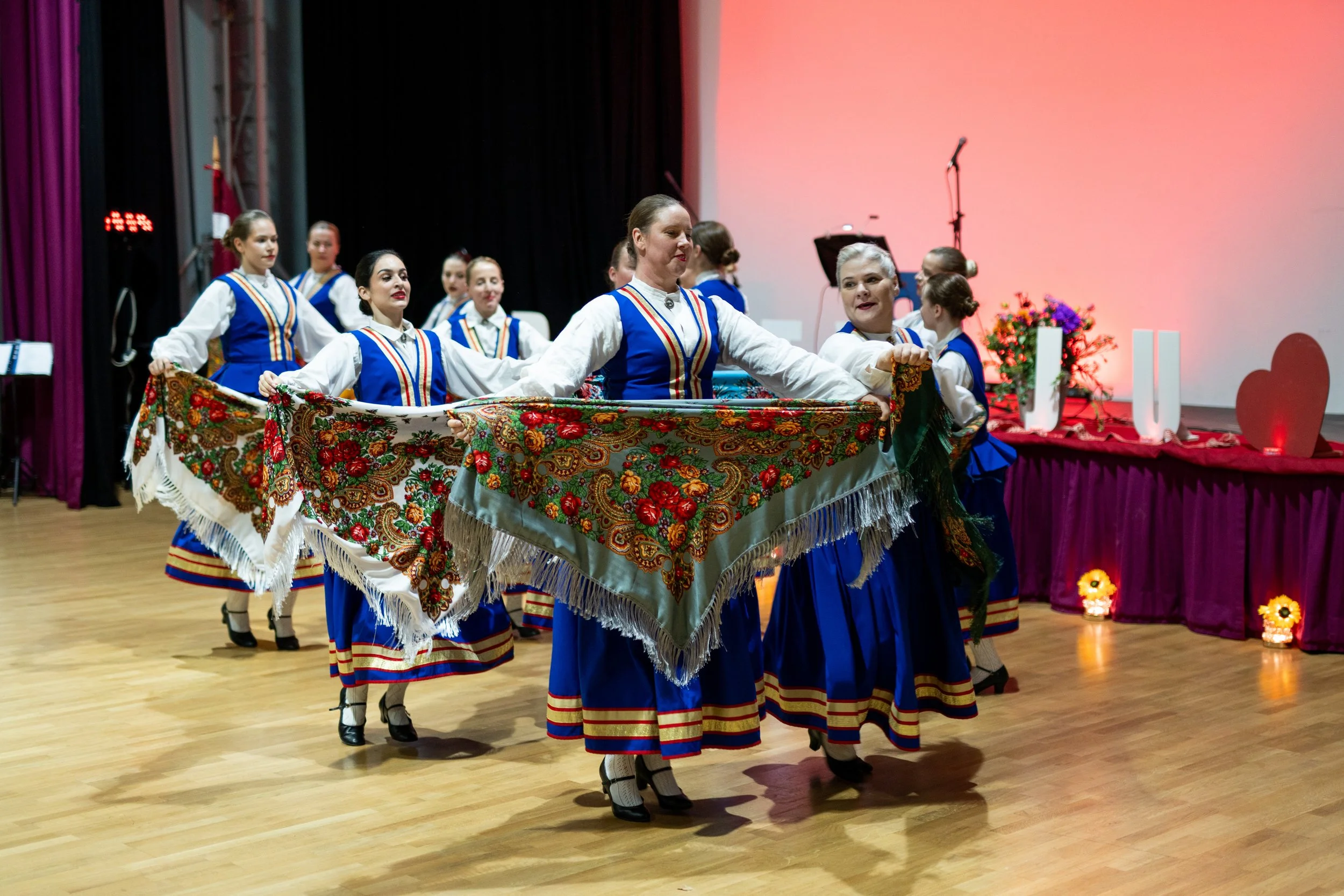 LauraM-3217.jpg