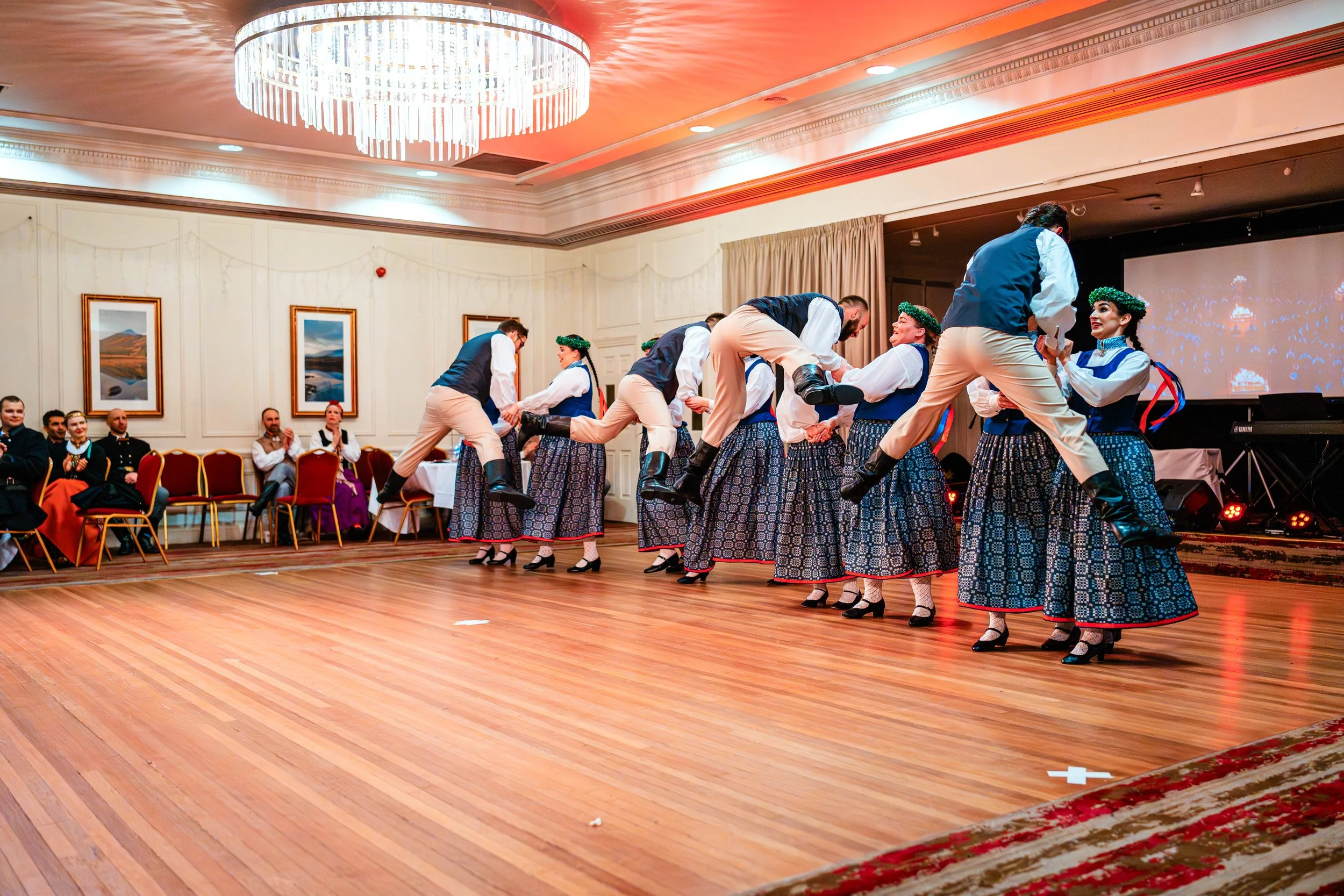 traditional-latvian-dance-performance-uk.JPG