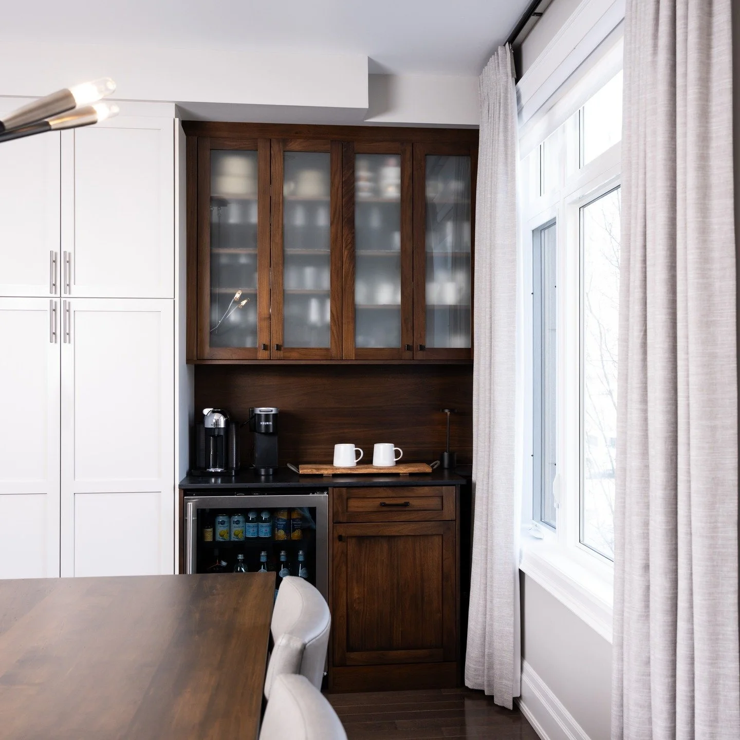 A custom bar and coffee station designed for everyday living at The Islington Project.

Blending function with refined detail, this space creates a dedicated moment within the home, perfect for morning routines and evening entertaining alike. 

Photo